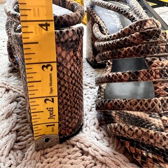 FREE PEOPLE Colette Cinched Heel in Python Size 39 NWOT - Picture 6 of 9